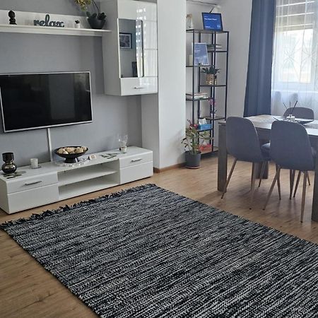 Doxa Airport Otopeni Kültér fotó